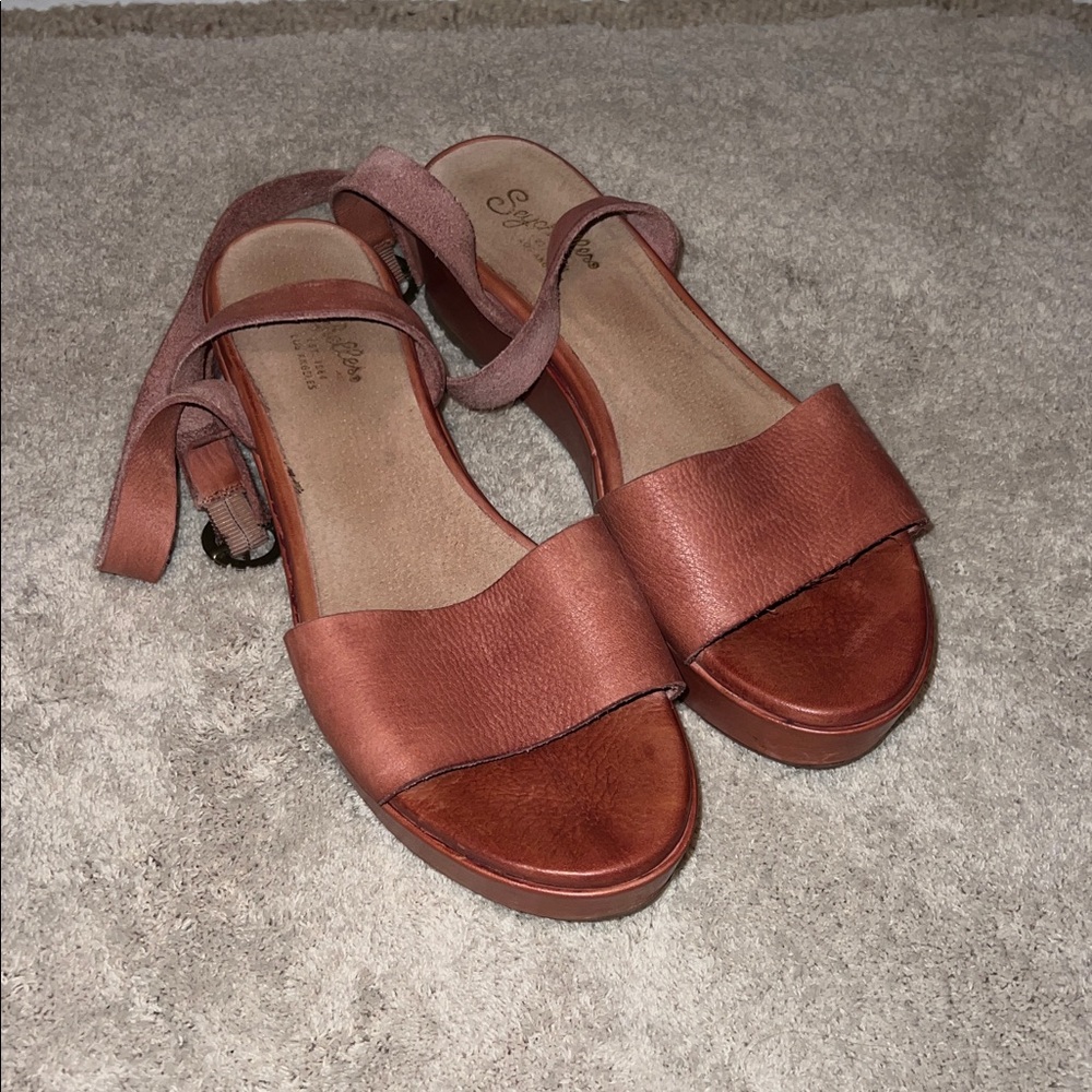 Seychelles leather strappy Sandals